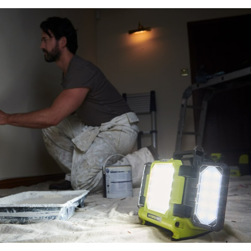 Ryobi Прожектор акумуляторний панельний ONE+ RLP18-0 18В 3 LED панелі 3000лм 3 режими яскравості (без АКБ та ЗП) (5133005398)