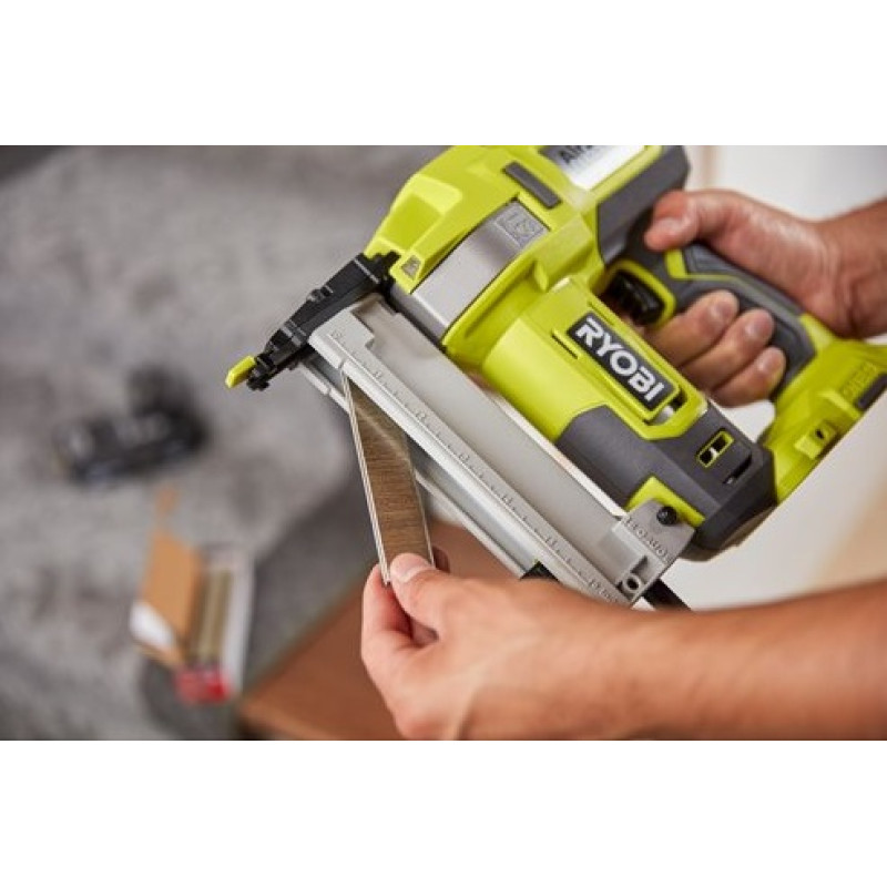 Ryobi Цвяхозабивач акумуляторний R18GN18-0 18В ONE+ цвяхи 15-50мм 2.4кг без АКБ та ЗП (5133005136)