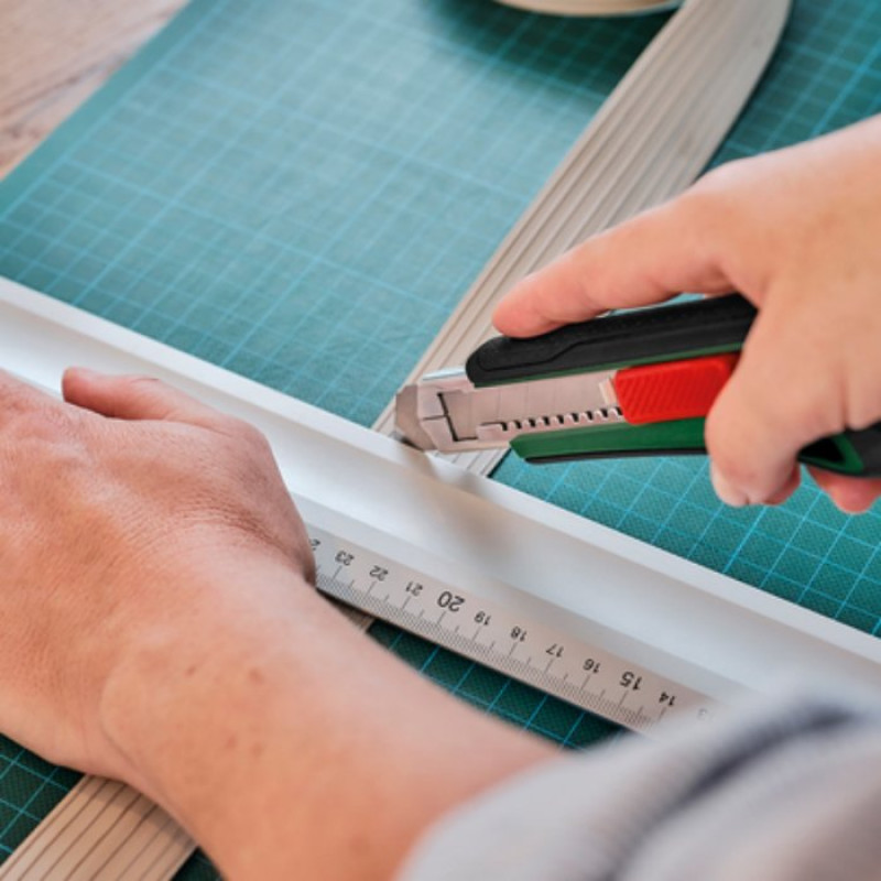 BOSCH Строительный нож