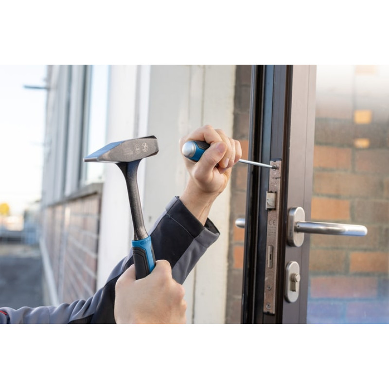 BOSCH Молоток слюсарний 900г руків'я резина (1600A016BT)