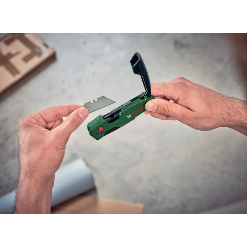 BOSCH Ніж будівельний трапецієподібний складний , корпус пластик, 144мм (1600A0275M)